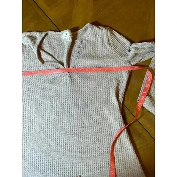 Socialite v neck long sleeve shirt size small perfect for layering in winter - Picture 6 of 6